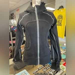Lululemon Women’s Jacket Size 8